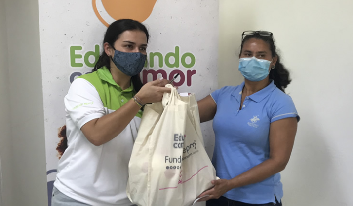 En Medellín se han entregado 9.560 kits escolares durante 2021