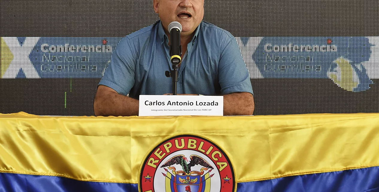 Carlos Lozada entregó a la JEP mensajes entre líderes exFarc por asesinato de Álvaro Gómez