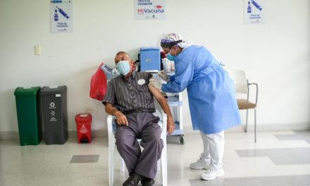 En Medellín comienza agendamiento para la vacunación de mayores de 65 años [VIDEO]