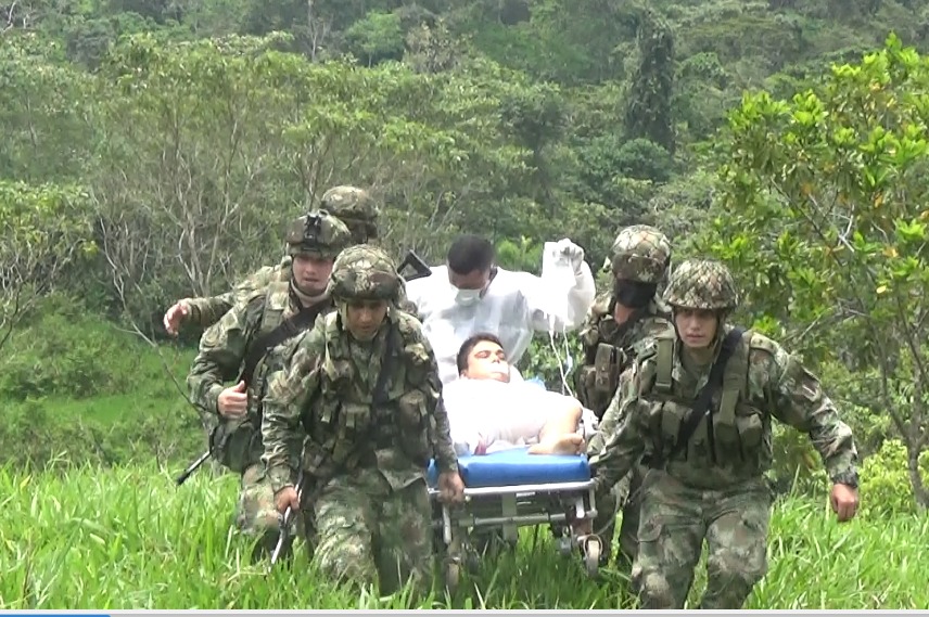 Dos personas, víctimas de minas antipersonal, fueron evacuadas en una acción humanitaria por el Ejército en El Catatumbo [FVIDEO]