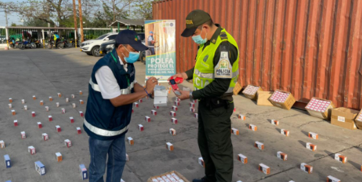 En Barranquilla, Polfa aprehendió más de 2.409 accesorios para celulares y 2.250 celulares [VIDEO]