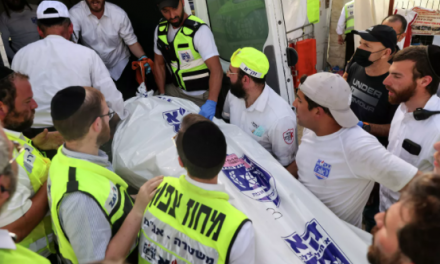 «Los teléfonos de los muertos no dejan de sonar»: Brutal estampida en Israel dejó más de 50 muertos