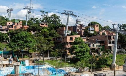 Con la instalación de la pasarela peatonal sur, el Metrocable Picacho ultima detalles para su entrada en operación