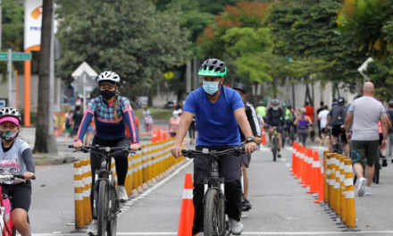 Medellín reanuda competencias en deportes de conjunto y ciclovías