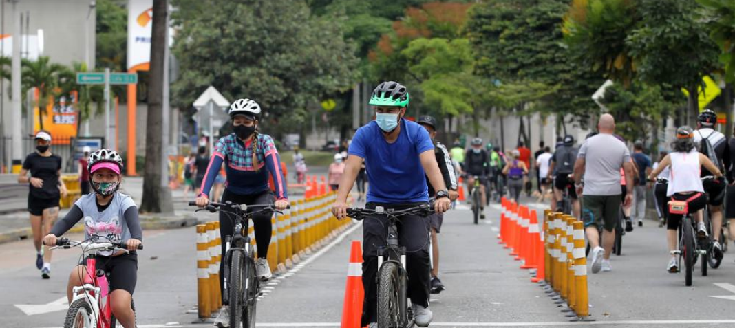 Medellín reanuda competencias en deportes de conjunto y ciclovías