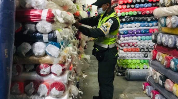 Incautaron textiles y confecciones de contrabando en el centro de Barranquilla