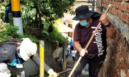 La Alcaldía de Medellín realiza jornada de recuperación ambiental en el cerro La Asomadera, el pulmón verde del Centro