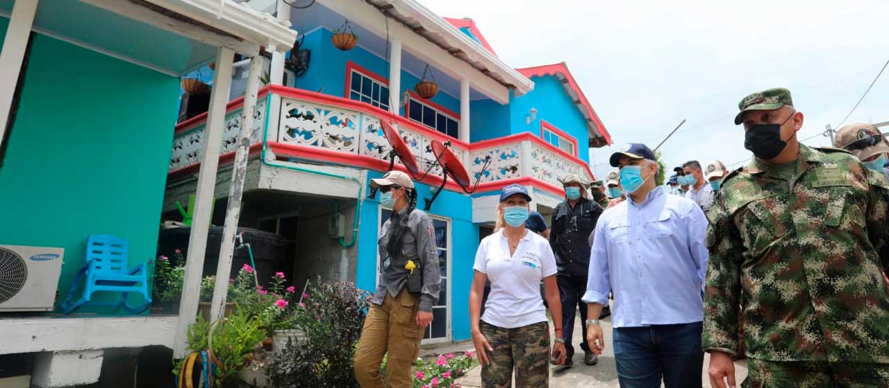 Jefe de Estado visitó casas reconstruidas y reparadas en la isla de Providencia