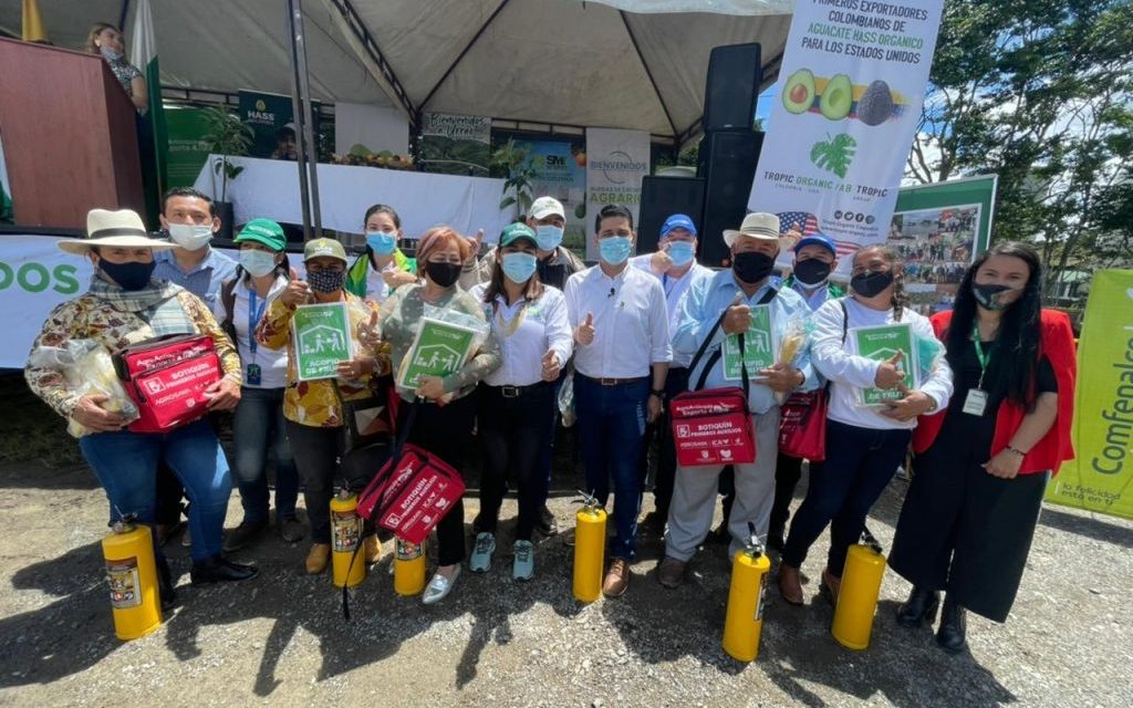 El proyecto Agro Antioquia Exporta 4.0 entregó implementos, señalética y botiquines de primeros auxilios en el Suroeste antioqueño