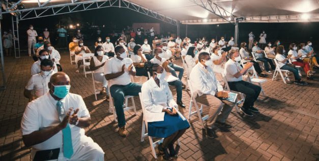 Llamado a beneficiarios de Becas Crédito Médicos a solicitar condonación