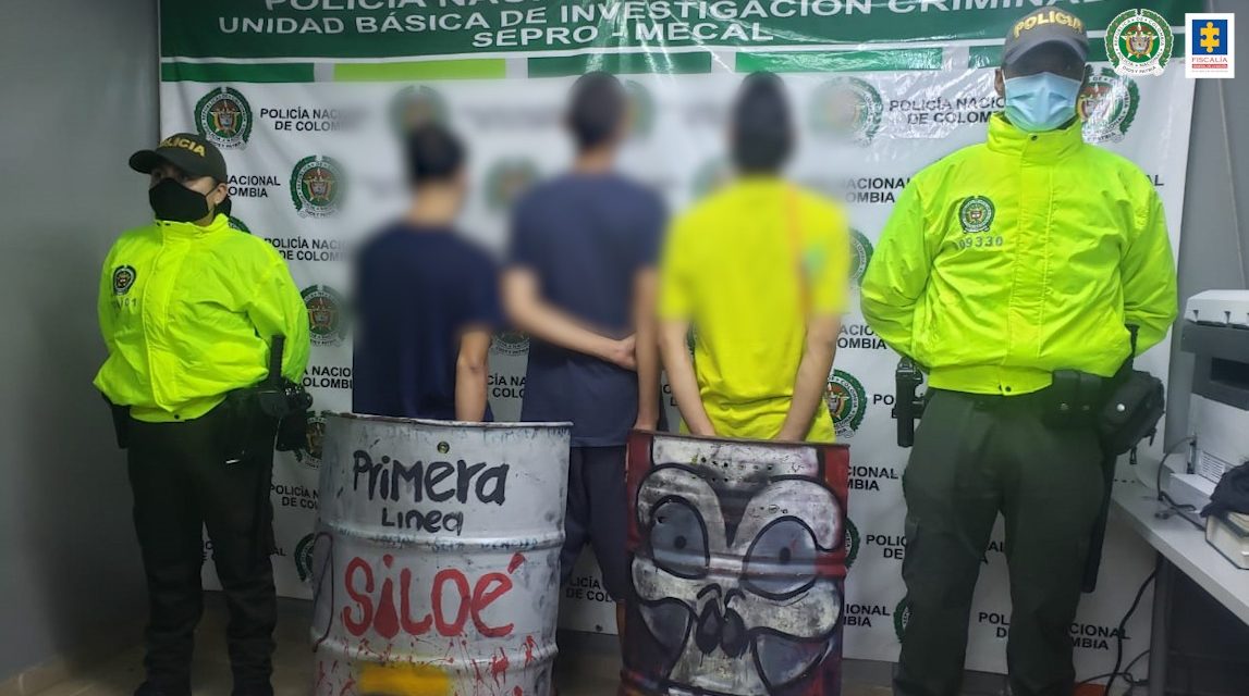 Internamiento a tres menores que presuntamente participaron en ataque con bombas molotov a estación de Policía en Cali