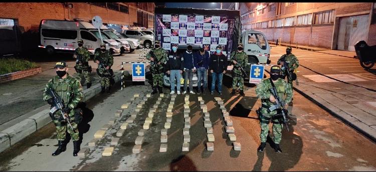 Contra el narcotráfico: Ejército incautó 77 kilos de marihuana en vías de Cundinamarca [VIDEO]