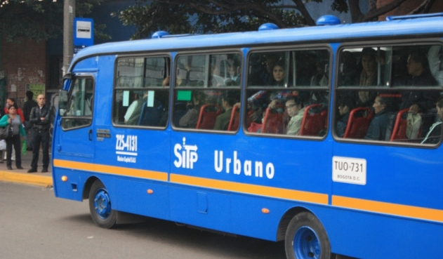 Manifestantes se toman buses de SITP con pasajeros