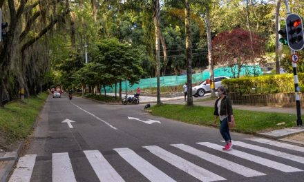 Medellín cuenta con seis nuevos cruces semafóricos y otros sesenta complementos peatonales