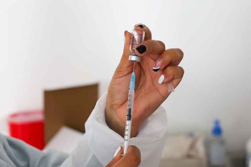 No vacunados tienen más riesgo de morir por COVID-19, ratifica estudio entregado por Minsalud