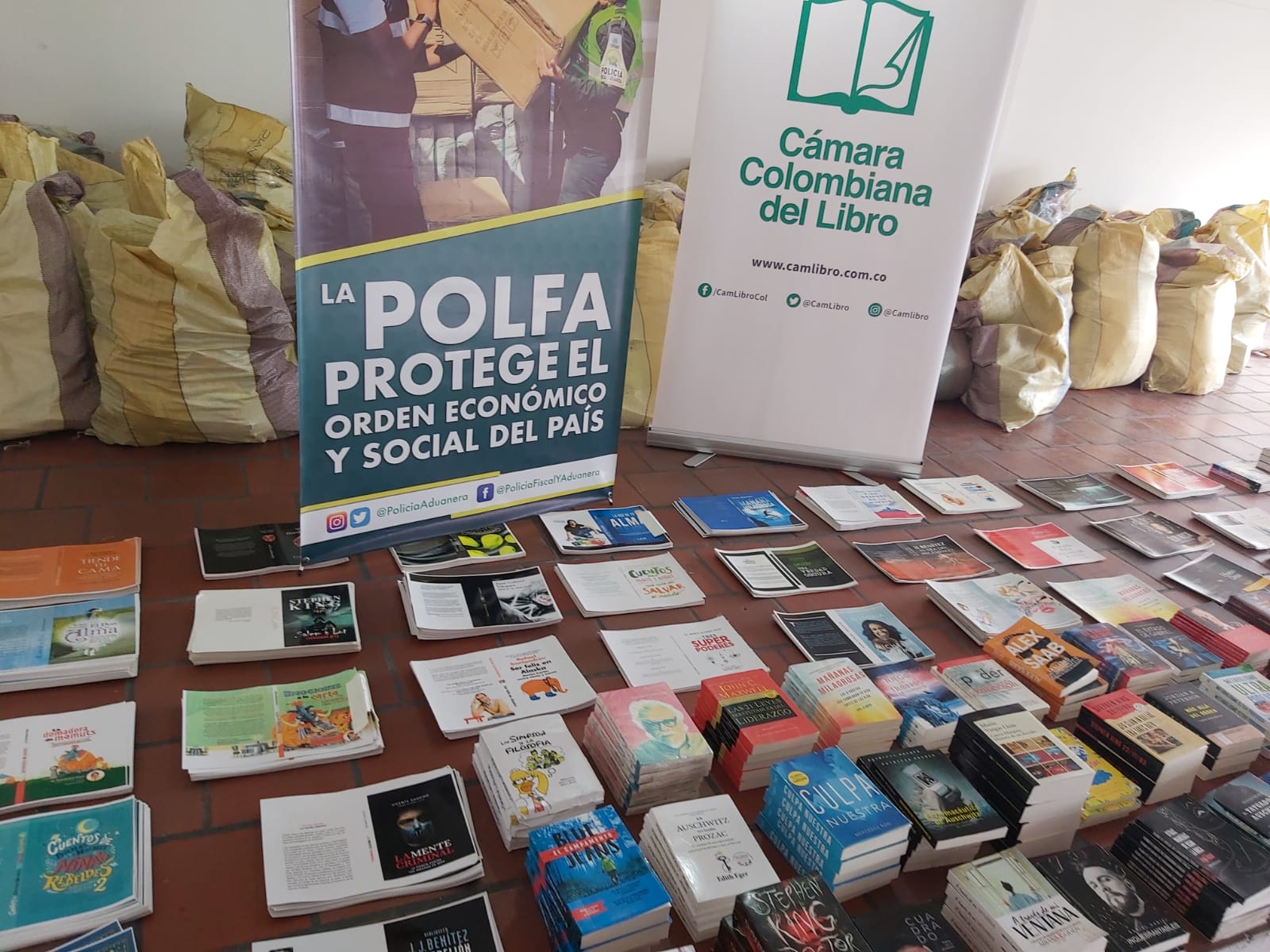 Desmantelan fábrica dedicada a la copia ilegal de obras literarias ...