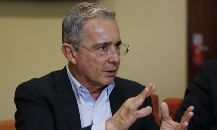 Exnegociadores de paz de Colombia rechazan propuesta de Álvaro Uribe sobre amnistía