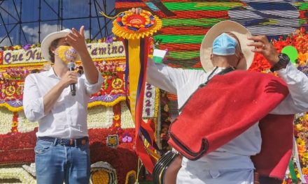 Luis Felipe Londoño Londoño, de la vereda El Placer, Con su Silleta Artística, fue el ganador absoluto de la edición 64 del Desfile de Silleteros