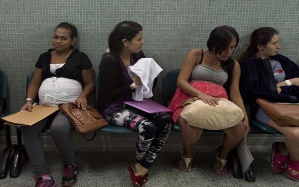 Embarazo de adolescentes venezolanas en Medellín se incrementó un 250%