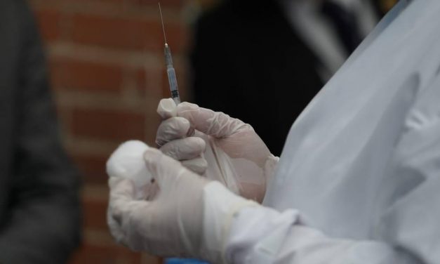 Colombia llegó a casi el 70% de colombianos con doble dosis de vacunas contra el COVID-19