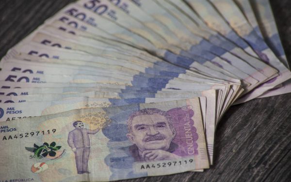 En 2023 las utilidades de bancos cayeron más de 40%, 8 reportaron pérdidas