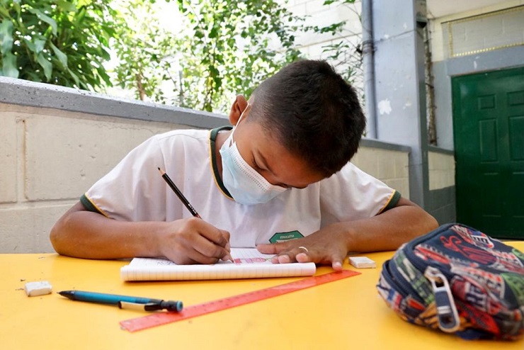 Universitarios apoyarán la nivelación académica de más de 700 estudiantes de instituciones educativas oficiales de Medellín