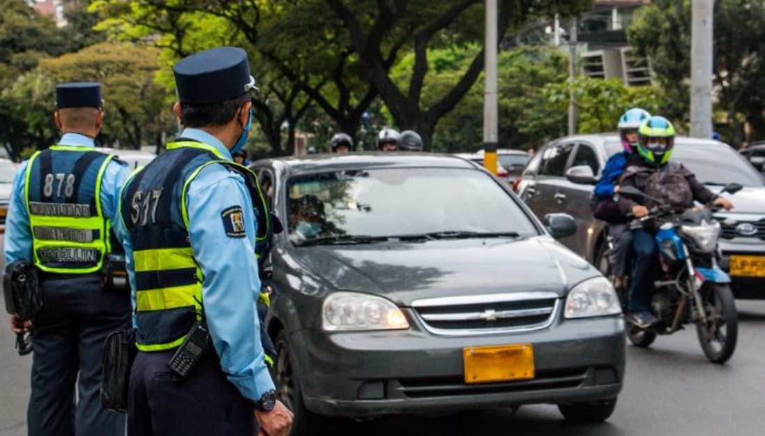 Comenzó en Medellín el periodo sancionatorio del pico y placa para carros particulares