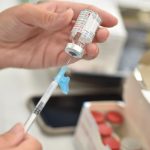 Llega a Colombia la vacuna actualizada contra el Covid-19