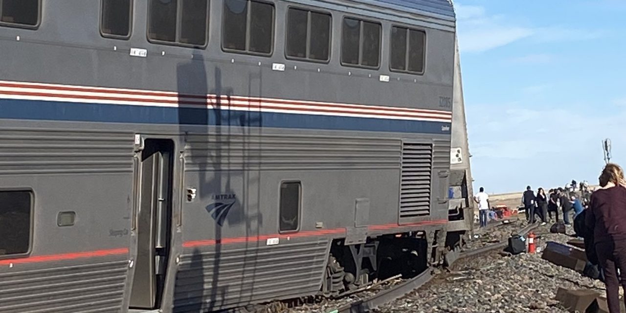 Descarrilamiento de un tren en Montana, Estados Unidos, dejó cinco muertos
