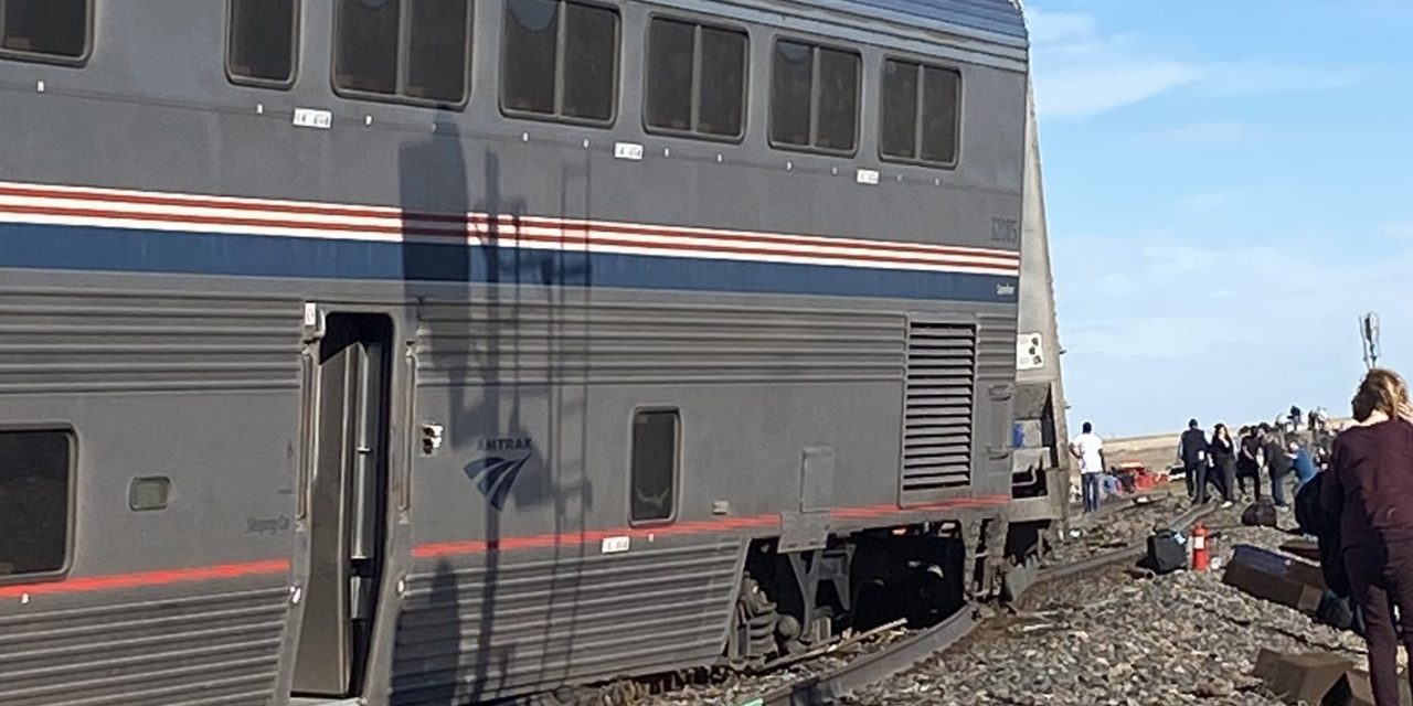 Descarrilamiento de un tren en Montana, Estados Unidos, dejó cinco muertos