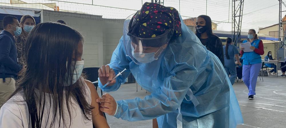 Avanza vacunación en Medellín 15.028 estudiantes recibirán el biológico en sus instituciones educativas