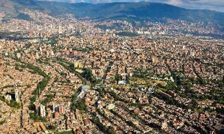 Más de 3.000 personas asistieron al Día Blanco en Medellín, para conocer la rendición social de cuentas en sus barrios