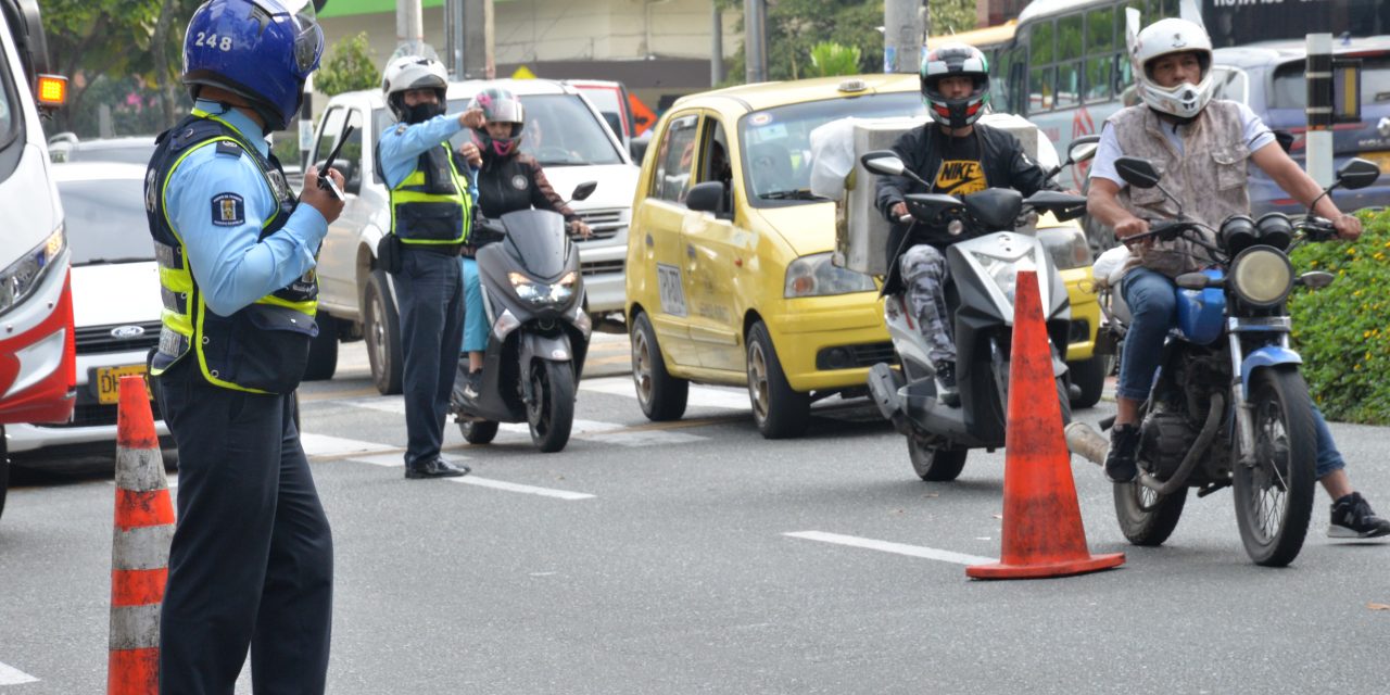 Empezó a regir el pico y placa para motocicletas en Medellín y el Valle de Aburrá: Lo que debe saber