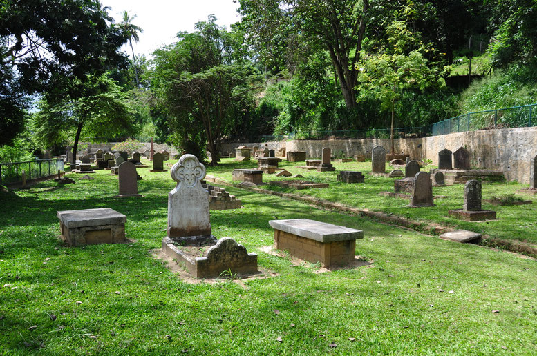 Seguridad privada propone aumentar vigilancia en cementerios para Halloween