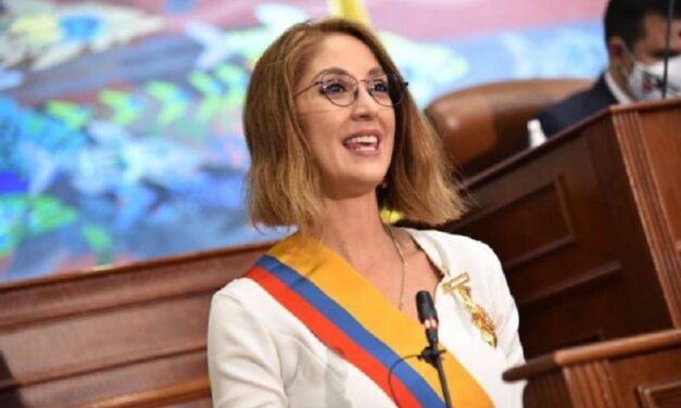 Presidente de la Cámara se ‘despachó’ contra la Externado: «La universidad jamás me ha escuchado»