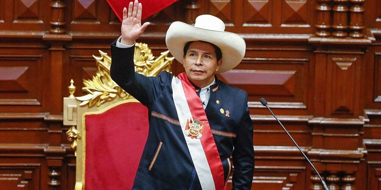 Legisladores peruanos presentaron pedido de destitución contra el presidente Pedro Castillo