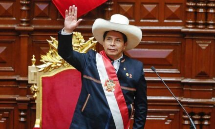 Legisladores peruanos presentaron pedido de destitución contra el presidente Pedro Castillo