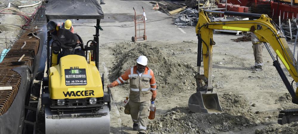 Más de 1.000 empleos han generado obras de intercambios de San Juan y Colombia con la 80