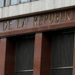 Petro advierte que un alza de tasas del Banco de la República afectaría la venta de vivienda