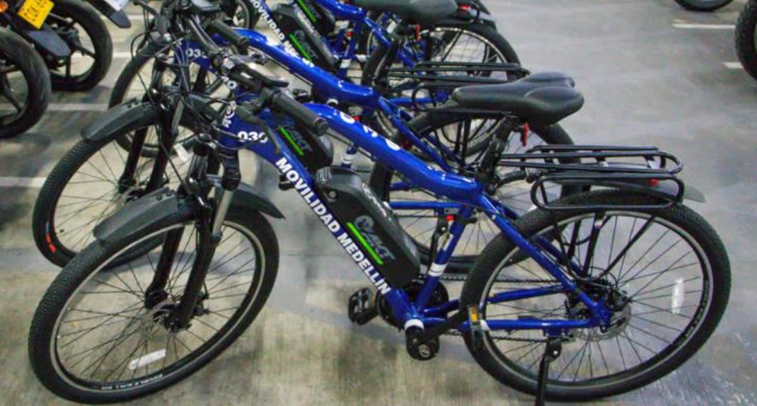 Medellín y su apuesta por una movilidad sostenible: Agentes de tránsito tendrán bicicletas eléctricas