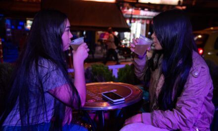 En marcha plan piloto de extensión de horarios para bares y discotecas en Medellín