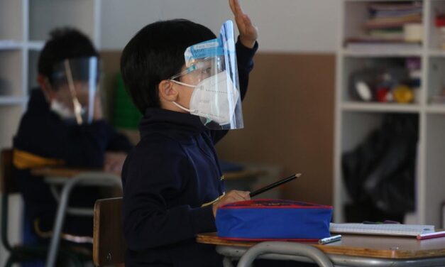 Gobierno anunció la eliminación del tapabocas en entornos escolares desde el 15 de mayo