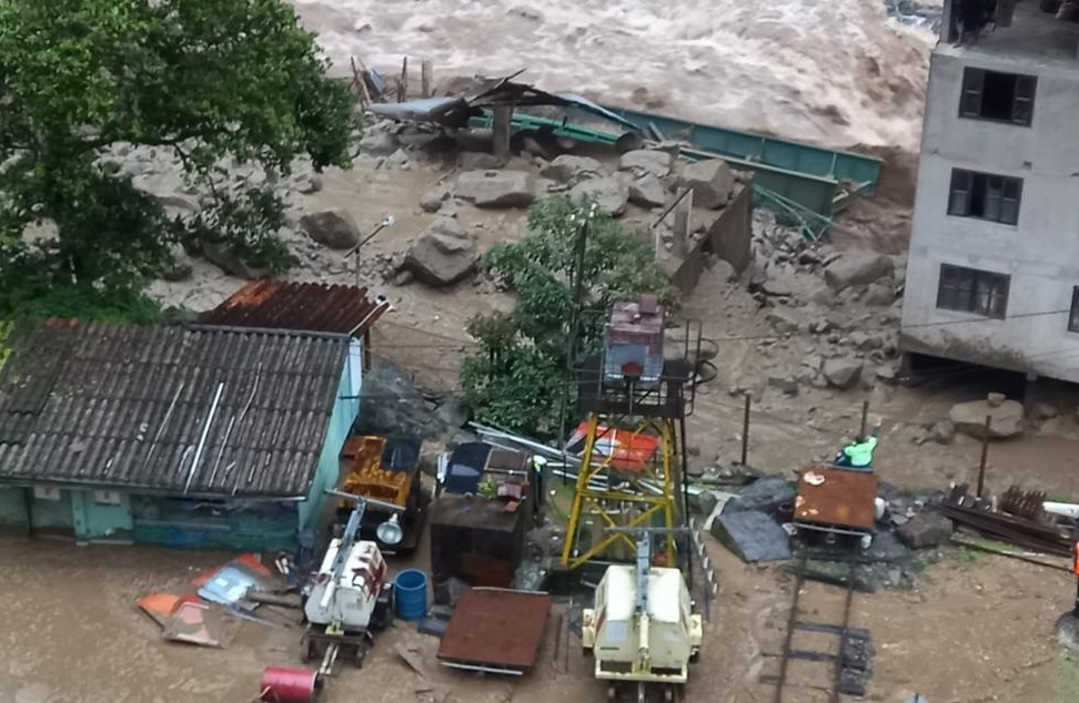 Inundaciones en Perú dejan cinco desaparecidos y decenas de viviendas afectadas