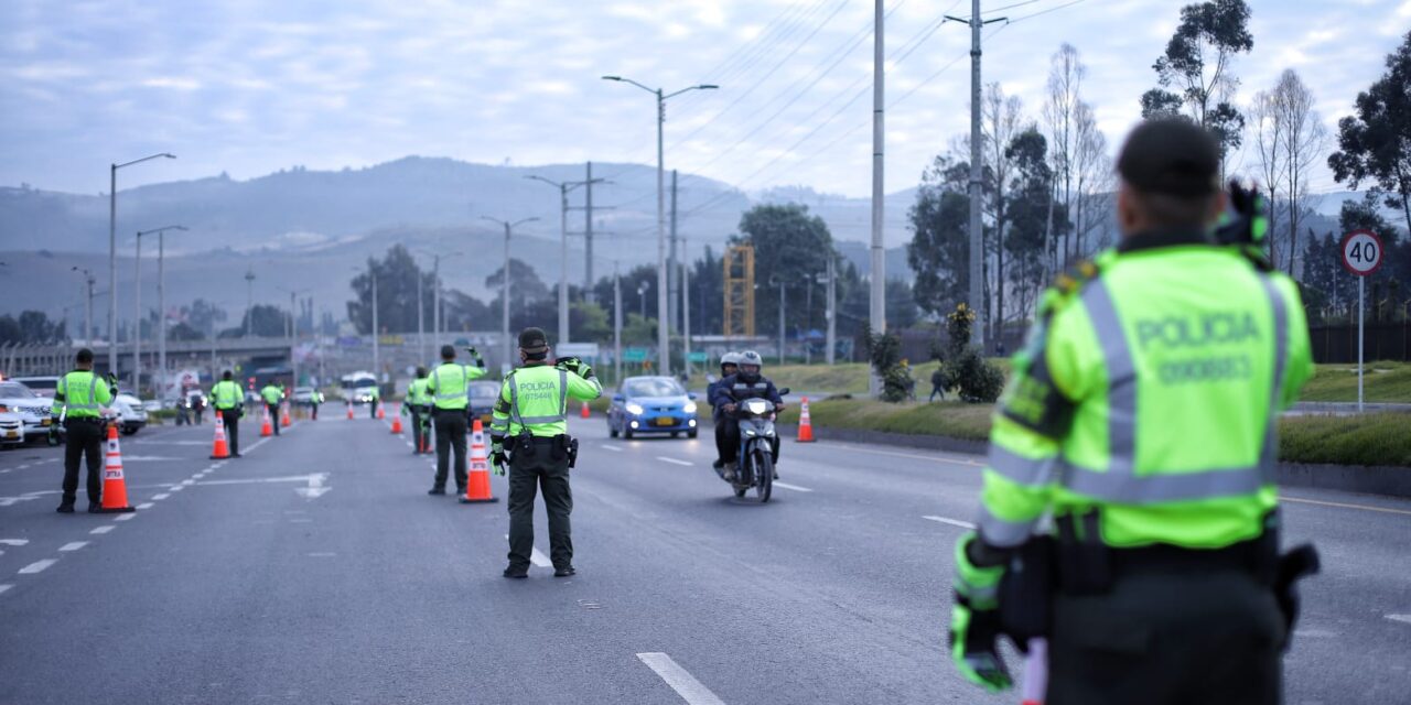 Ministerio de Transporte mediante estrategias conjuntas en el sector buscan flujo vehicular sin contratiempos en el puente de reyes