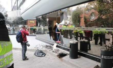 Violencia en Bogotá: Manifestantes atacaron hotel Radisson, sede del Foro de Madrid