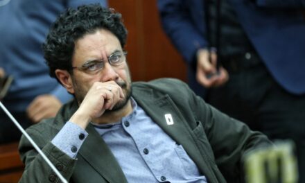 ¿Penalizar los crímenes contra la paz?, la duda que genera propuesta de ley de Iván Cepeda