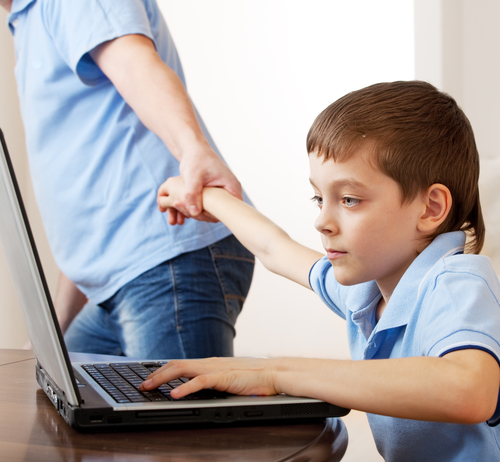 Problemas de conducta y psiquiátricos, los hallazgos en niños adictos a la tecnología