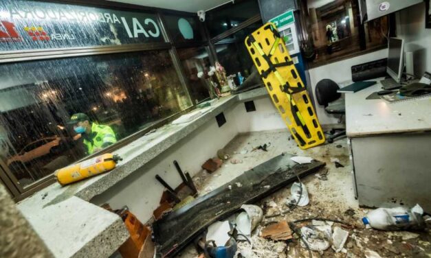 Confirman primera víctima tras atentado terrorista en CAI de Bogotá: murió un niño de 12 años, 11 personas más heridas