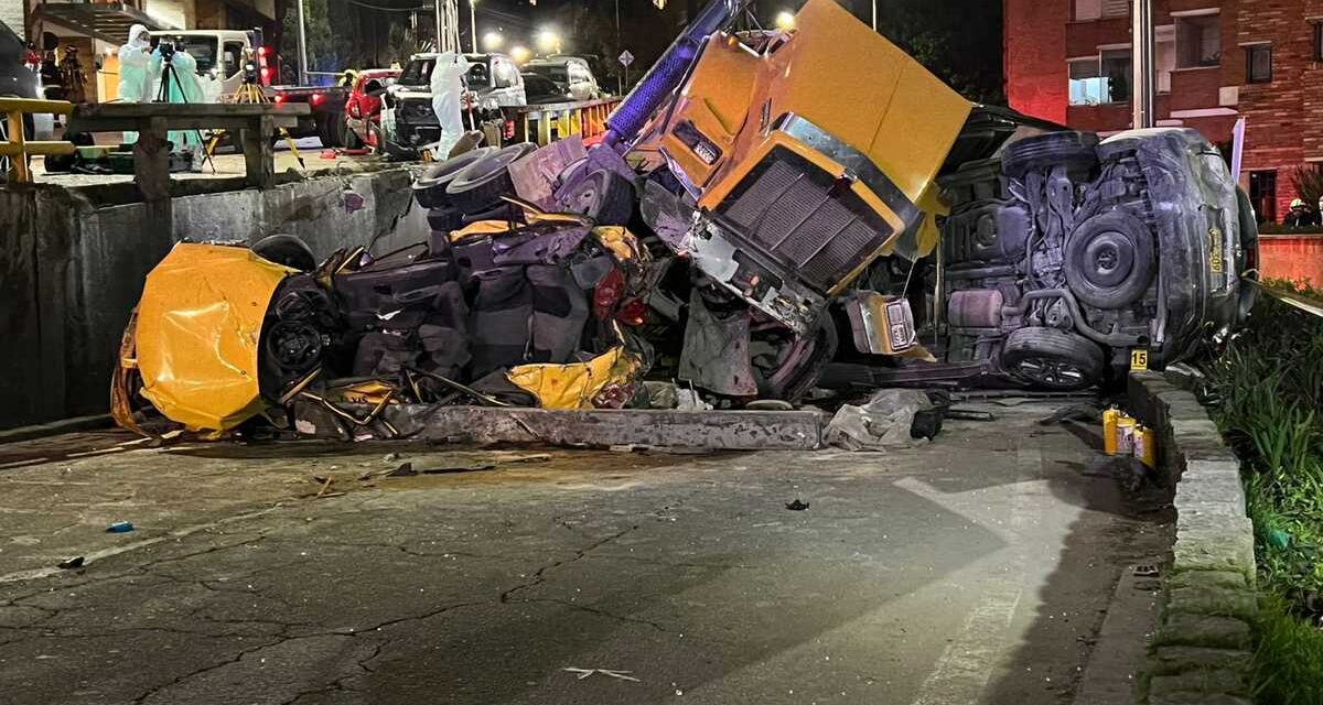 Volqueta mató a dos personas y dejó heridas a siete más, en aparatoso accidente en Bogotá