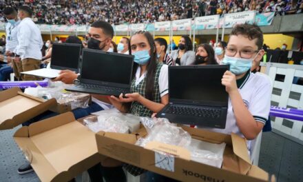 Hacia la revolución digital: El 85% de los Computadores Futuro en Medellín ya están conectados a Internet